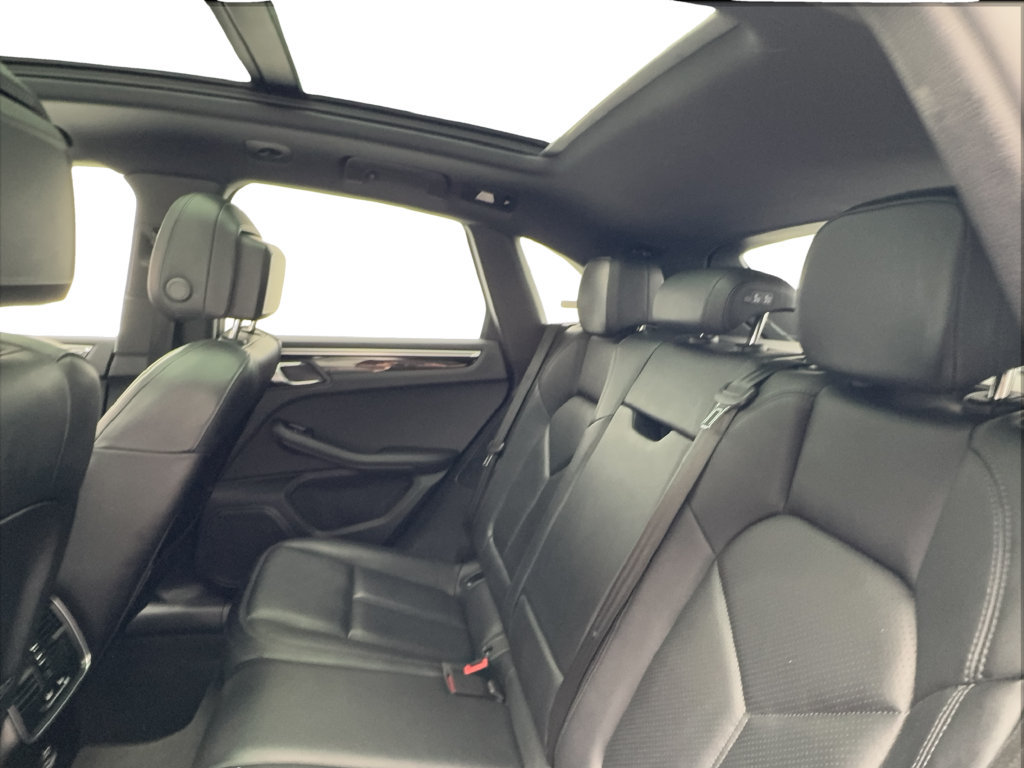 Used 2024 Porsche Macan Turbo AWD/4WD image 26