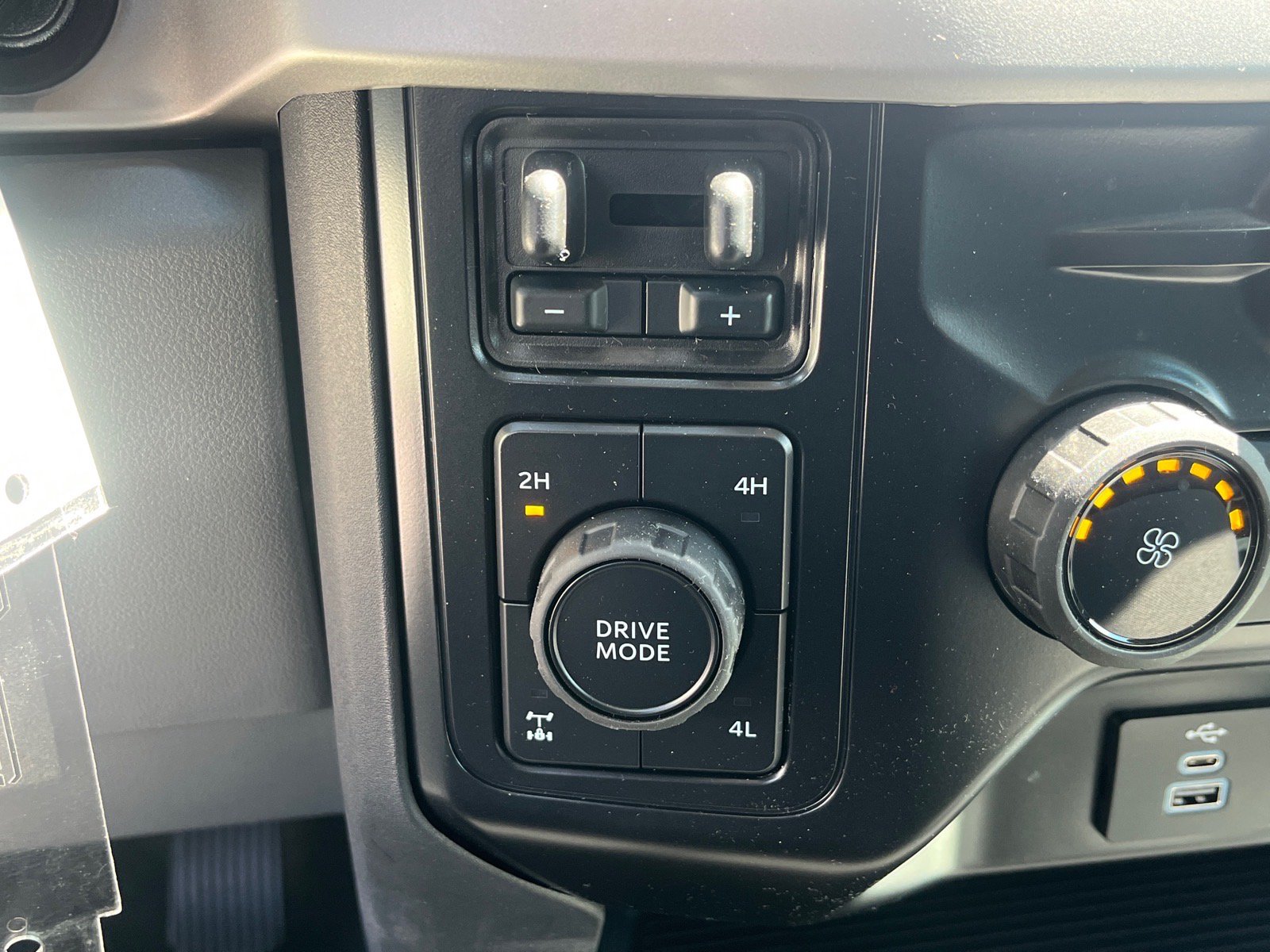 New 2026 Ford F250 XL w/ STX Appearance Package AWD/4WD image 12