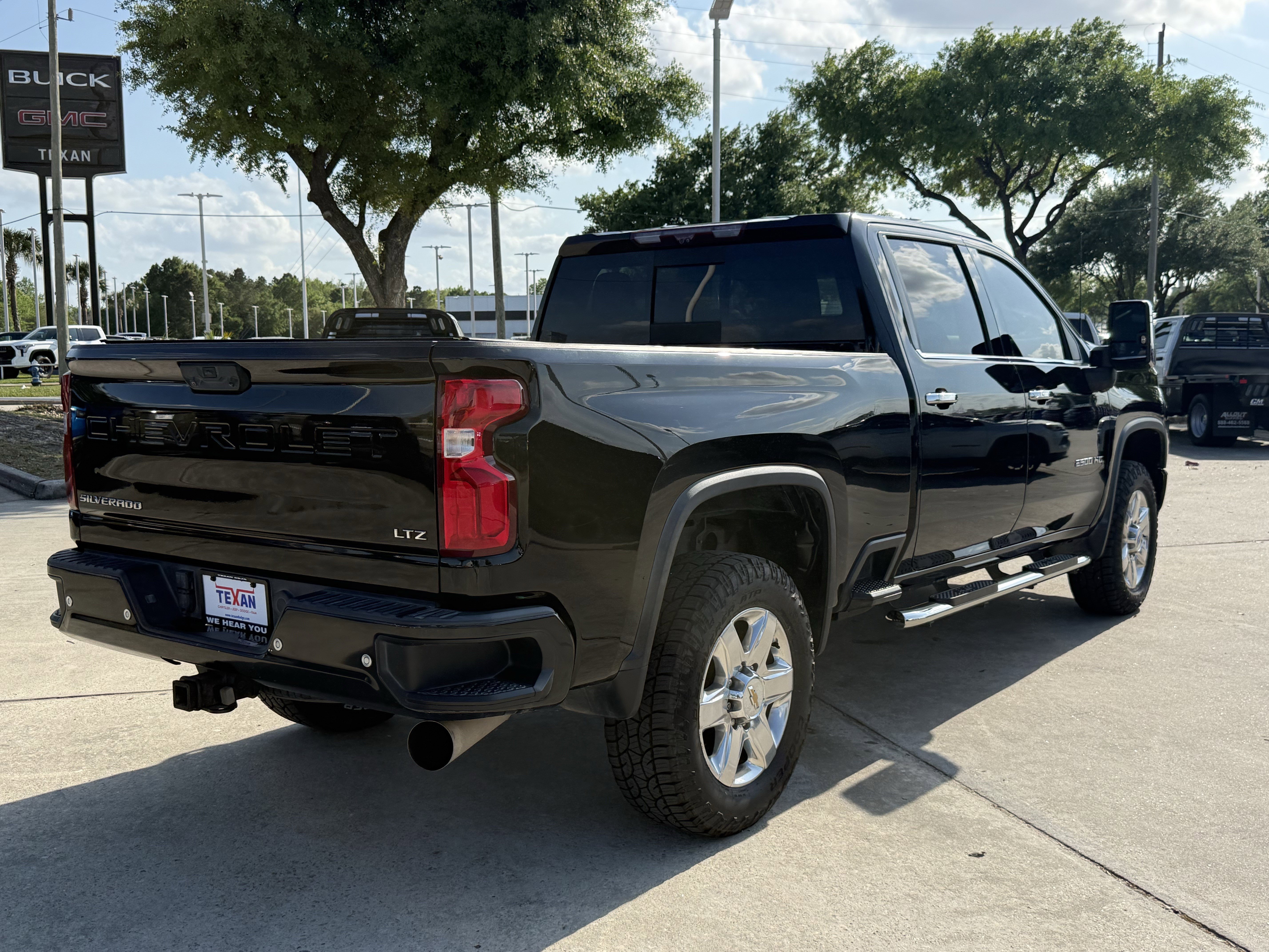 Used 2022 Chevrolet Silverado 2500 LTZ w/ LTZ Texas Edition image 5