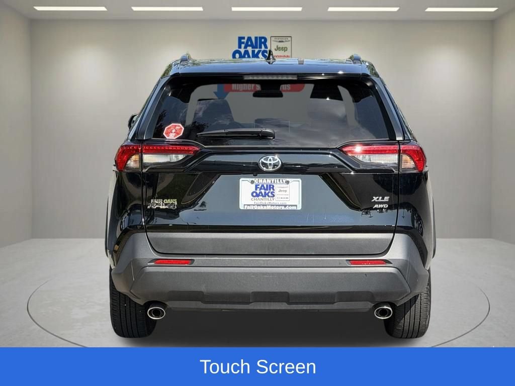 Used 2025 Toyota RAV4 XLE AWD/4WD image 9