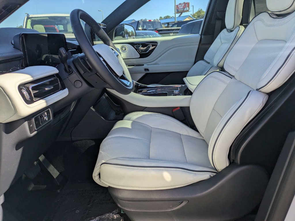 New 2027 Lincoln Aviator Black Label w/ Dynamic Handling Package AWD/4WD image 24