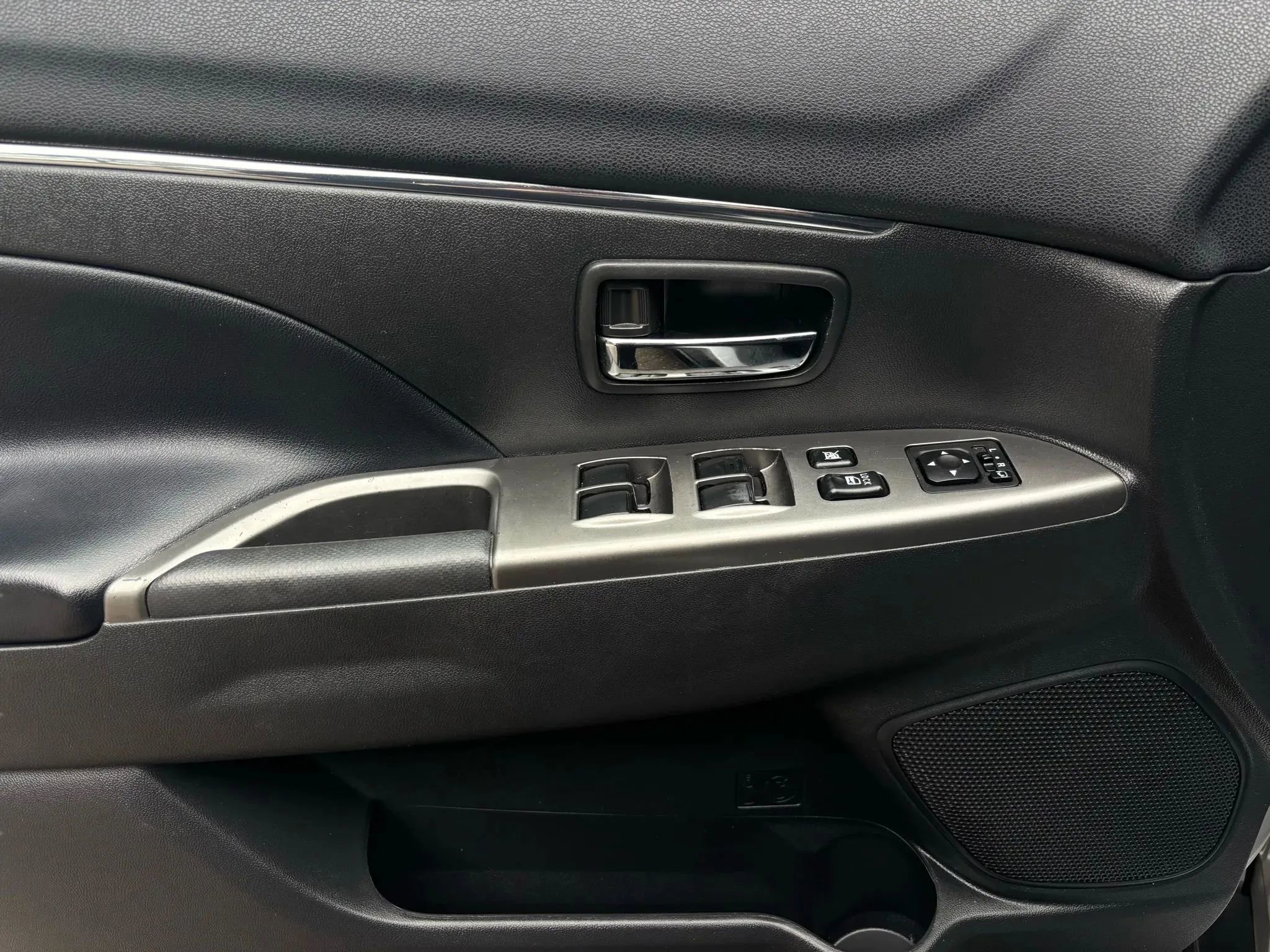 Used 2022 Mitsubishi Outlander Sport SE image 35