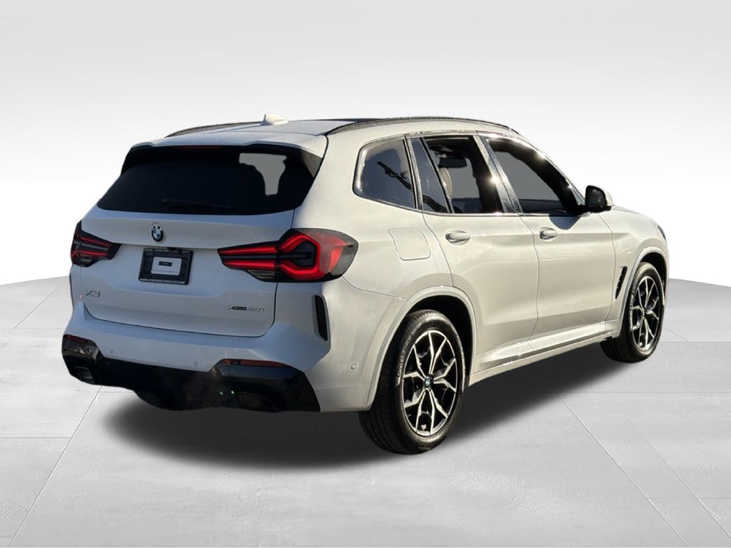 Used 2024 BMW X3 xDrive30i w/ M Sport Package AWD/4WD image 7