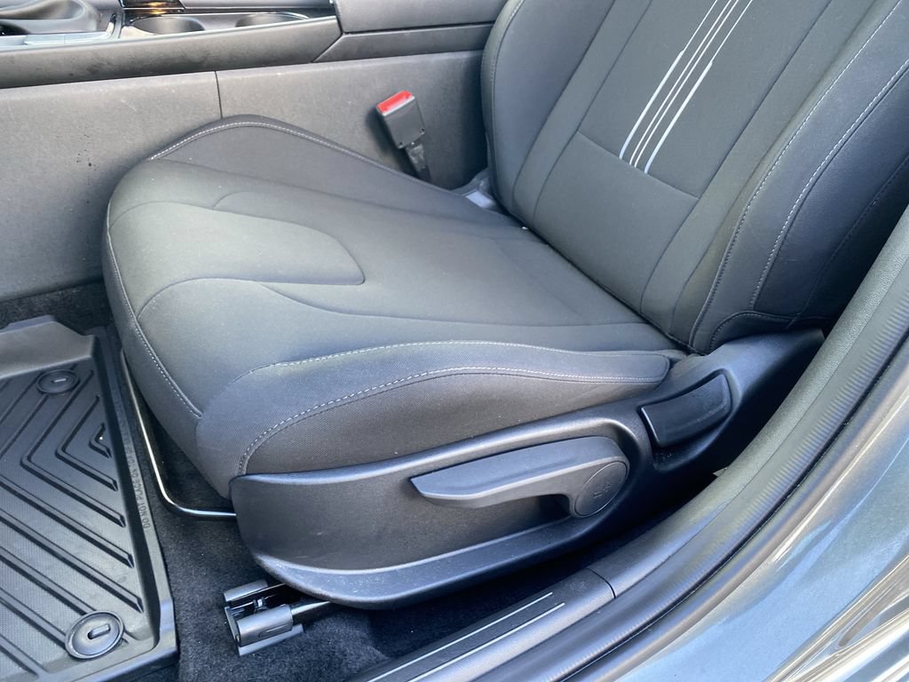 Certified 2025 Hyundai Elantra SEL FWD image 12