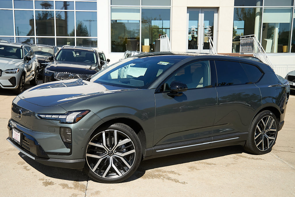 New 2027 Volvo EX60 Ultra AWD/4WD image 3