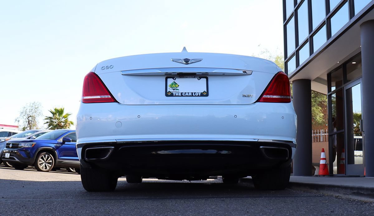 Used 2017 Genesis G90 3.3T Premium RWD image 12