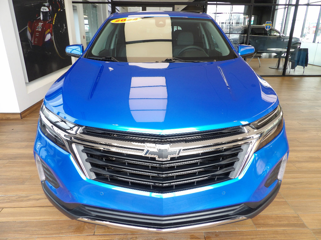 Used 2024 Chevrolet Equinox LT w/ LPO, Floor Liner Package FWD image 2