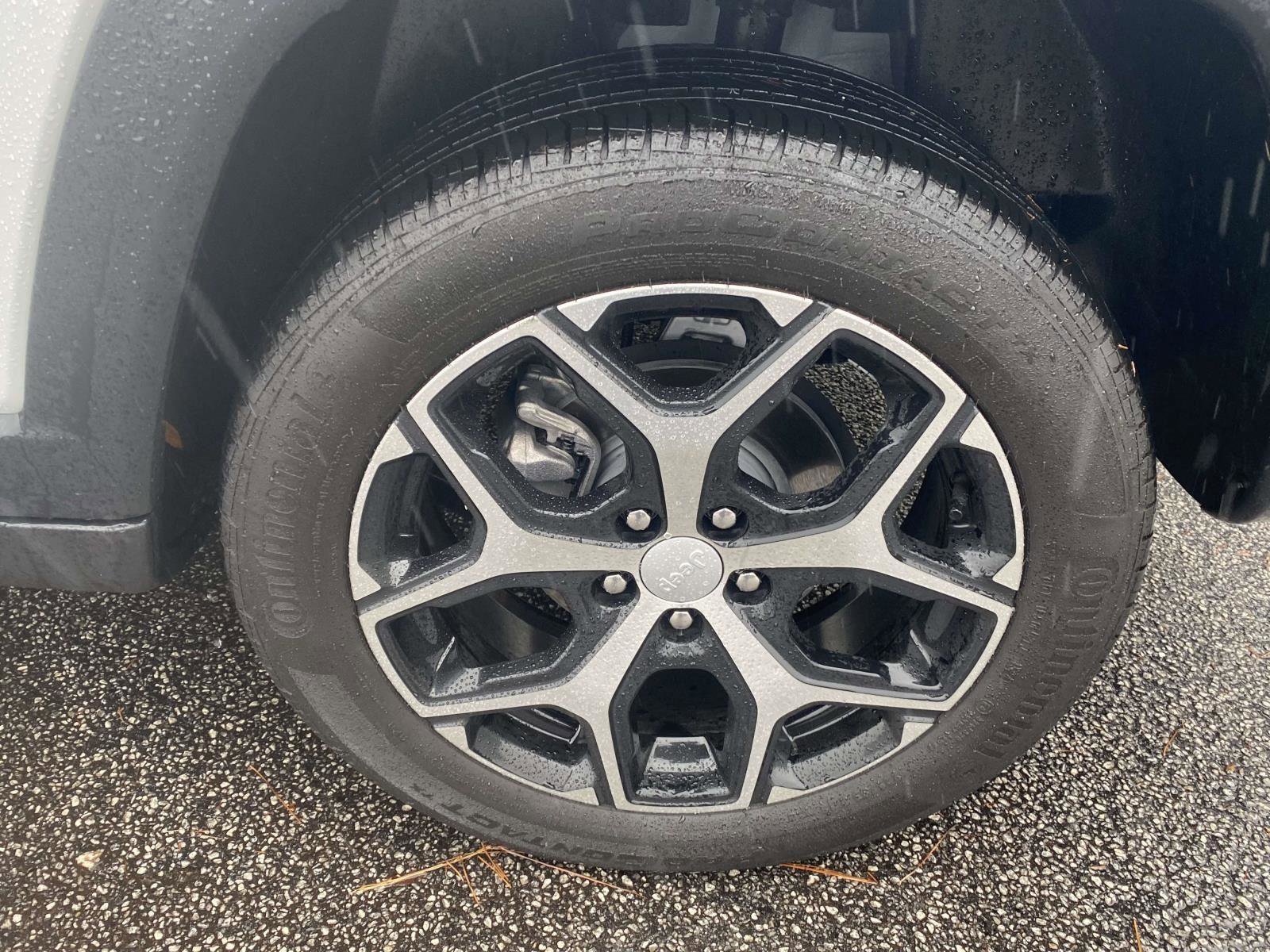 Certified 2024 Jeep Compass Limited image 22