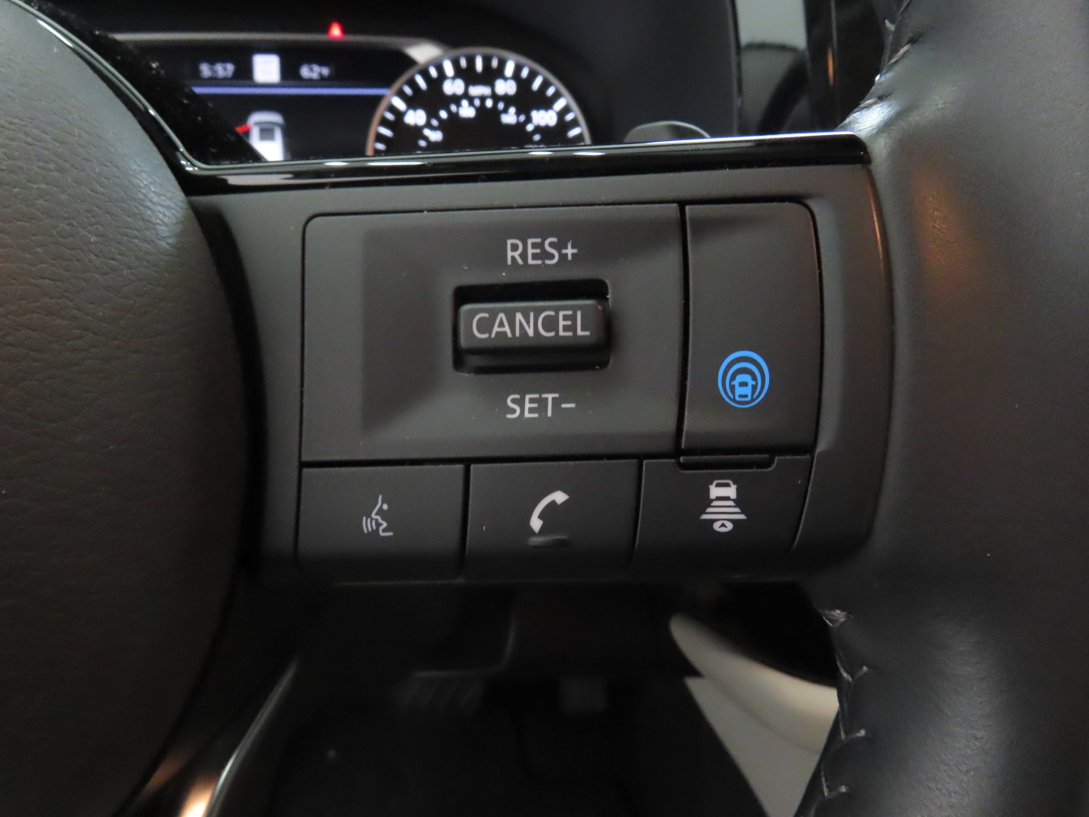 Used 2023 Nissan Pathfinder SL w/ SL Premium Package FWD image 14
