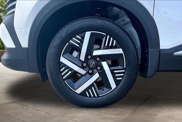 New 2026 Nissan Kicks SV w/ Cold Weather Package FWD image 11