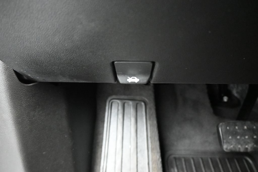 Used 2019 Chevrolet Traverse LT w/ LT Premium Package AWD/4WD image 30