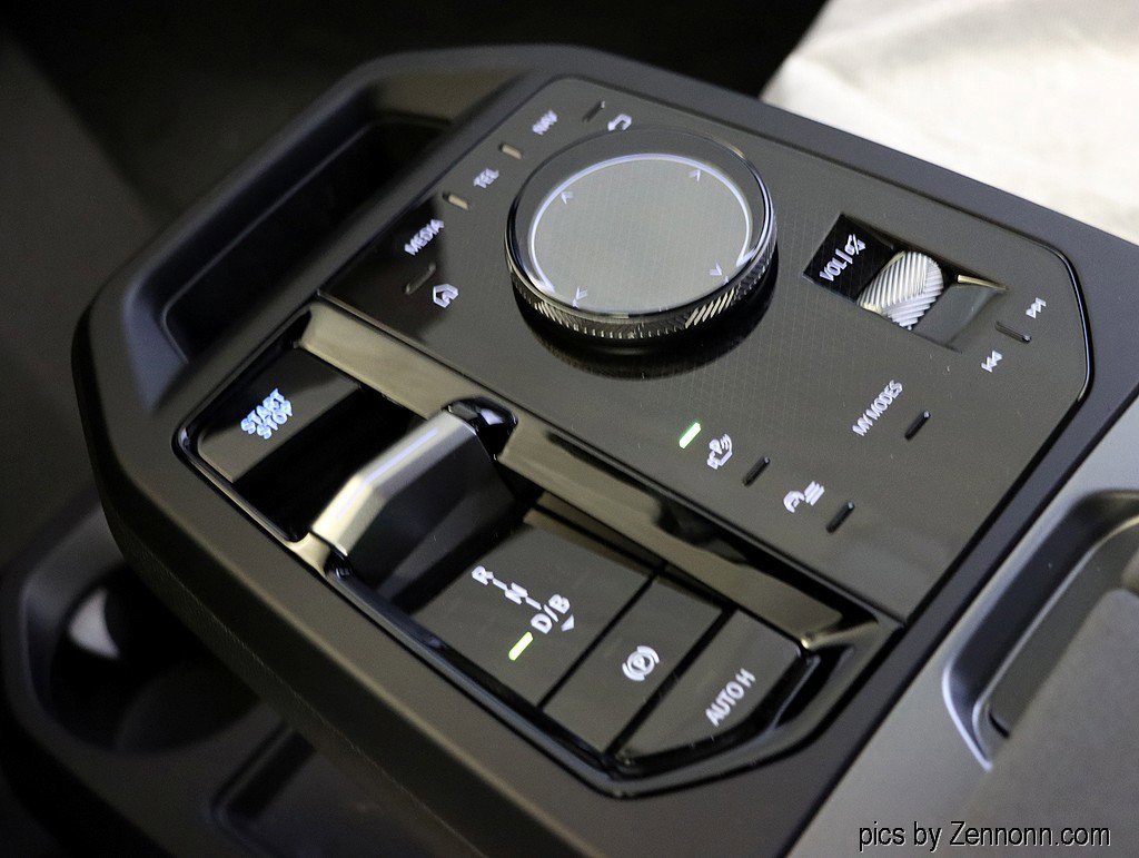 Used 2026 BMW iX xDrive60 w/ M Sport Package image 15