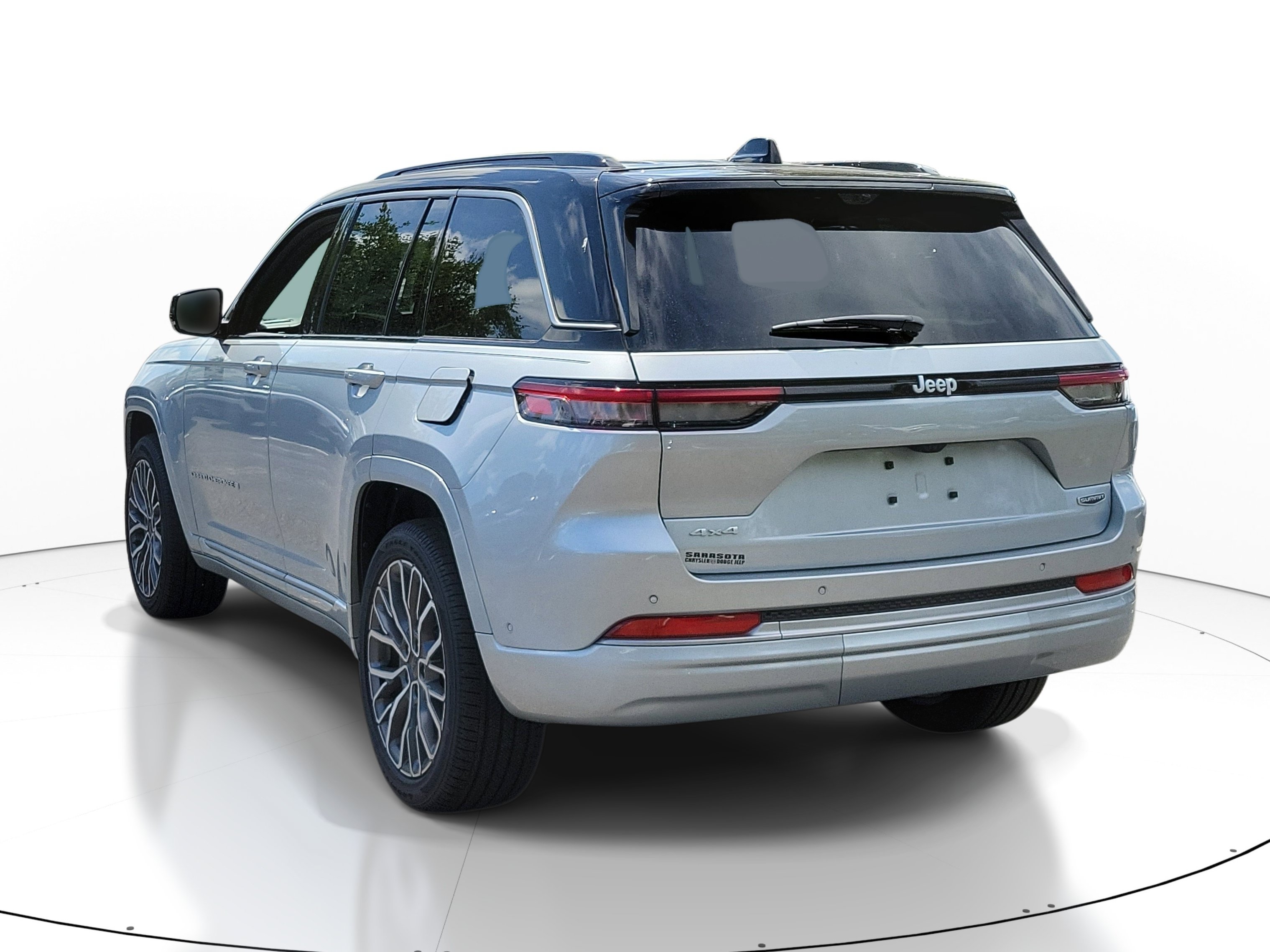 New 2026 Jeep Grand Cherokee Summit w/ Adv Protech Group IV AWD/4WD image 4