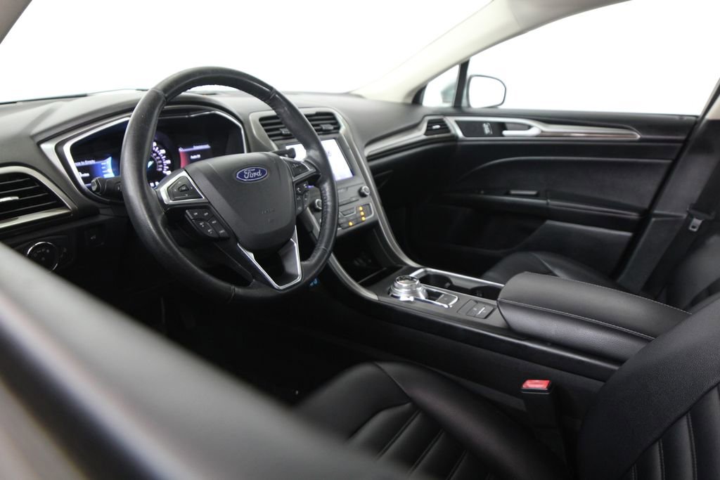 Used 2020 Ford Fusion SEL FWD image 6