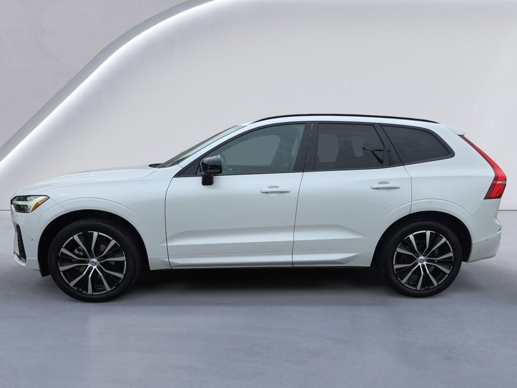 Used 2023 Volvo XC60 B5 Plus w/ Protection Package Premier AWD/4WD image 6