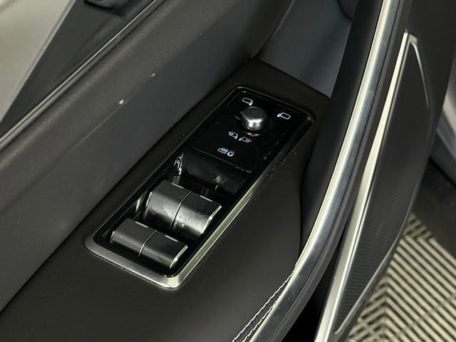 New 2026 Jaguar F-PACE R-Dynamic S image 28