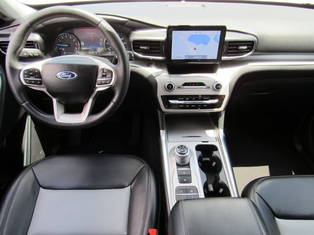 Used 2023 Ford Explorer XLT w/ Equipment Group 202A RWD image 19
