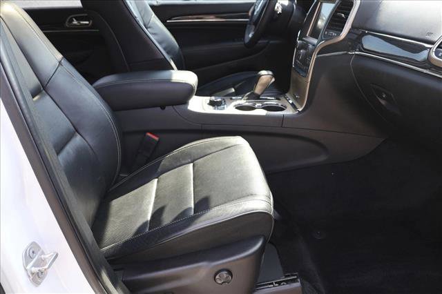 Used 2017 Jeep Grand Cherokee Overland AWD/4WD image 30