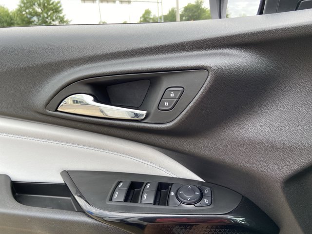 Used 2025 Chevrolet Trax LT w/ LT Convenience Package FWD image 43