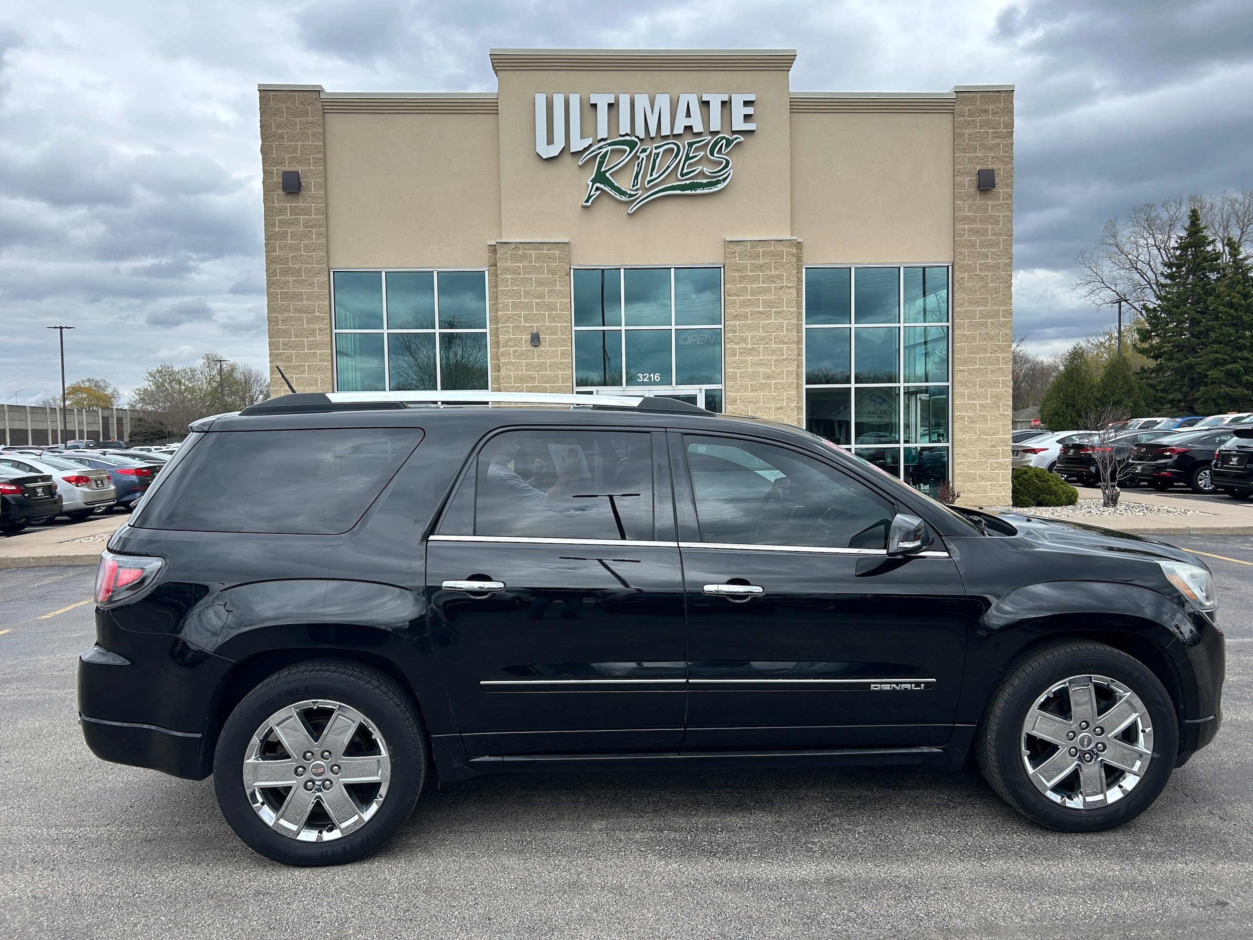 Used 2016 GMC Acadia Denali AWD/4WD image 1