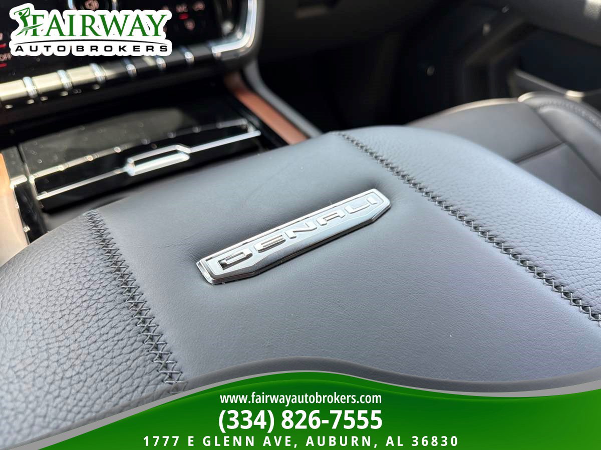 Used 2025 GMC Yukon Denali AWD/4WD image 14