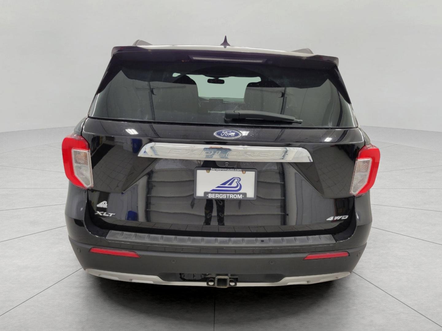 Used 2023 Ford Explorer XLT w/ Equipment Group 202A image 26