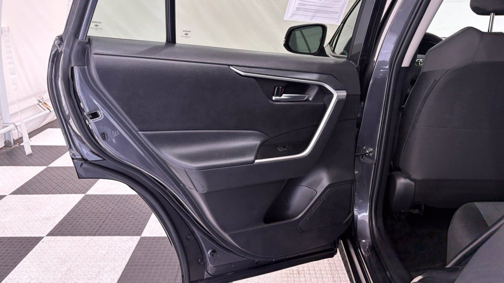 Used 2024 Toyota RAV4 XLE FWD image 20