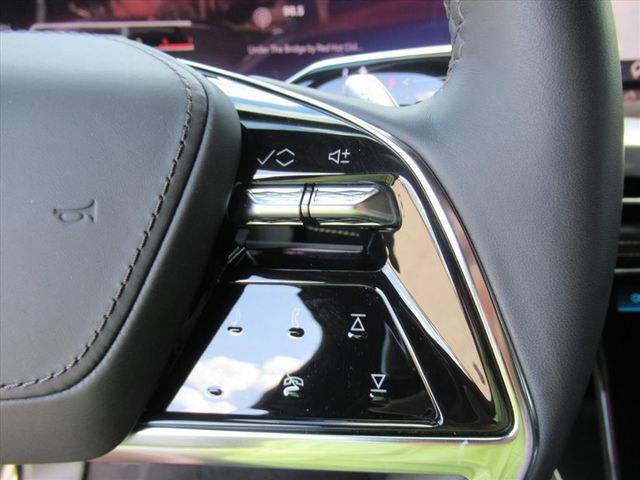 Used 2025 Cadillac Escalade Sport Platinum AWD/4WD image 28