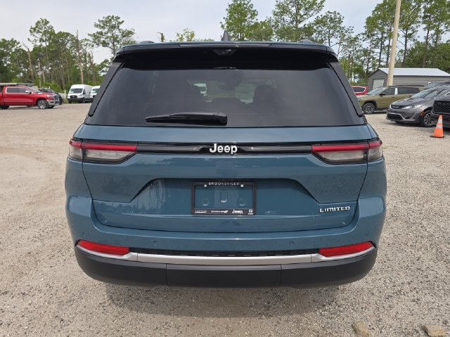 New 2026 Jeep Grand Cherokee Limited w/ Luxury Tech Group II RWD image 5
