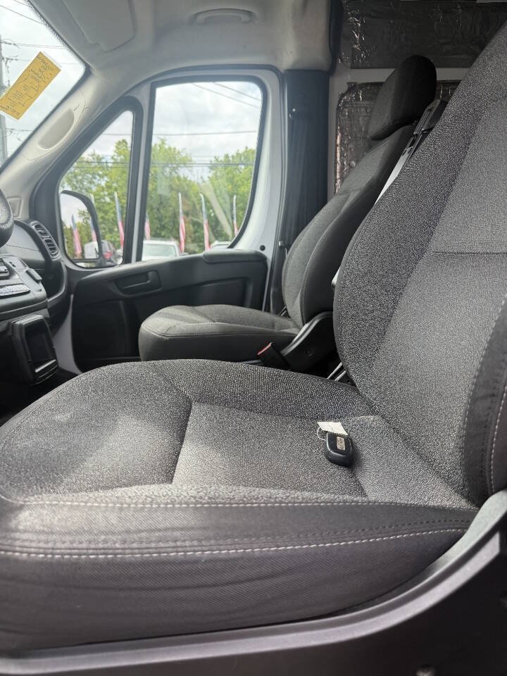 Used 2025 RAM ProMaster 2500 w/ Convenience Group FWD image 3