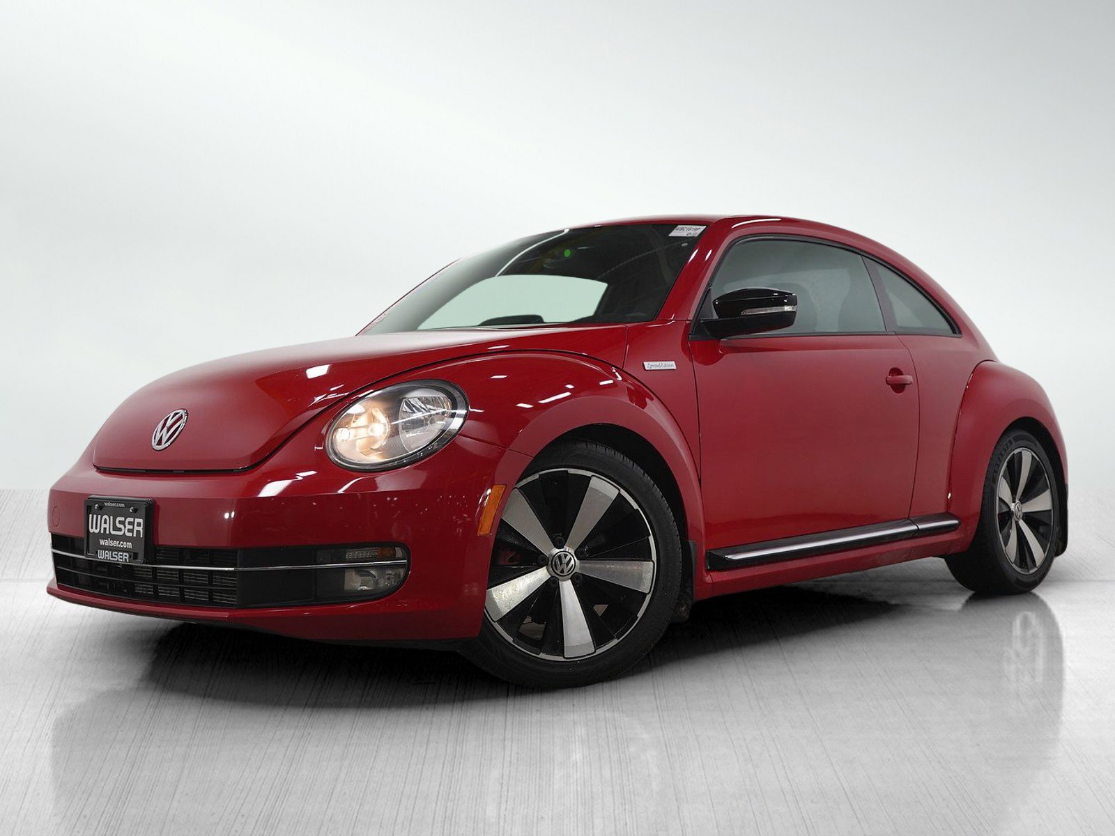 Used 2013 Volkswagen Beetle 2.0T image 1
