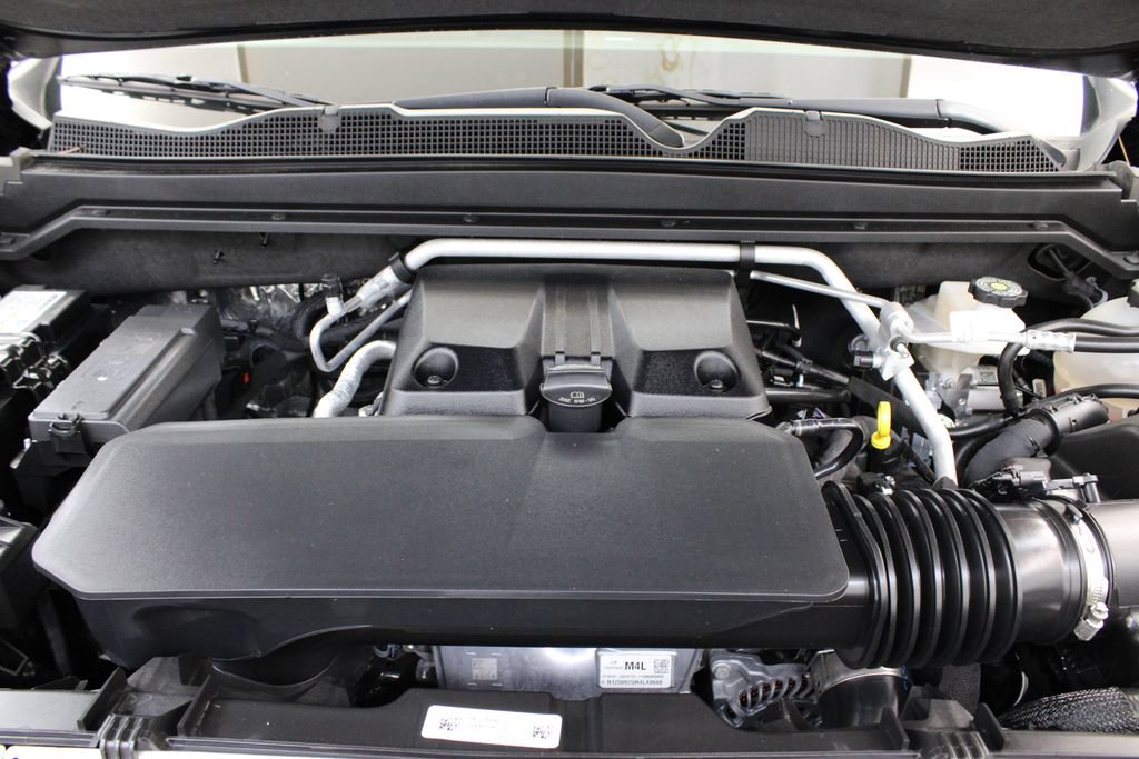 Used 2025 Chevrolet Colorado ZR2 w/ Technology Package AWD/4WD image 34
