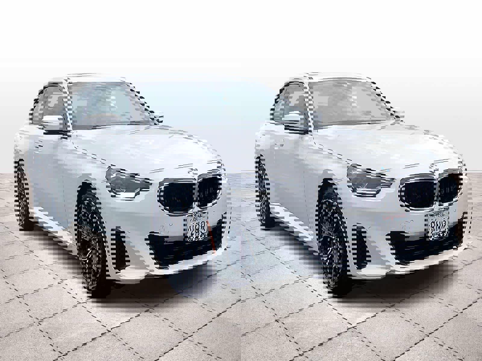 Used 2025 BMW 230i Coupe w/ Convenience Package RWD image 2