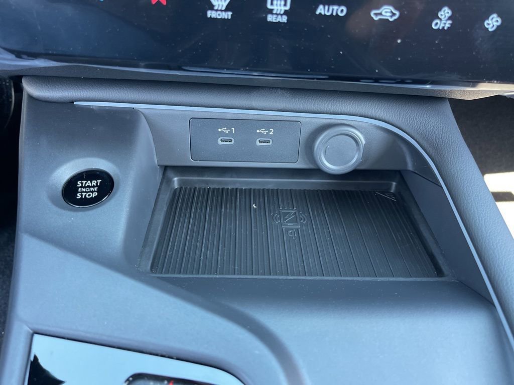 New 2026 Nissan Sentra SR w/ Floor Mat Package FWD image 14
