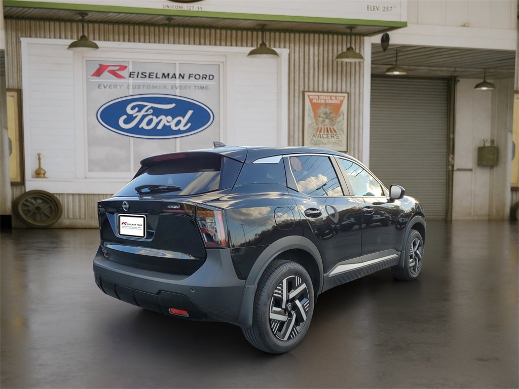 Used 2025 Nissan Kicks SV image 4