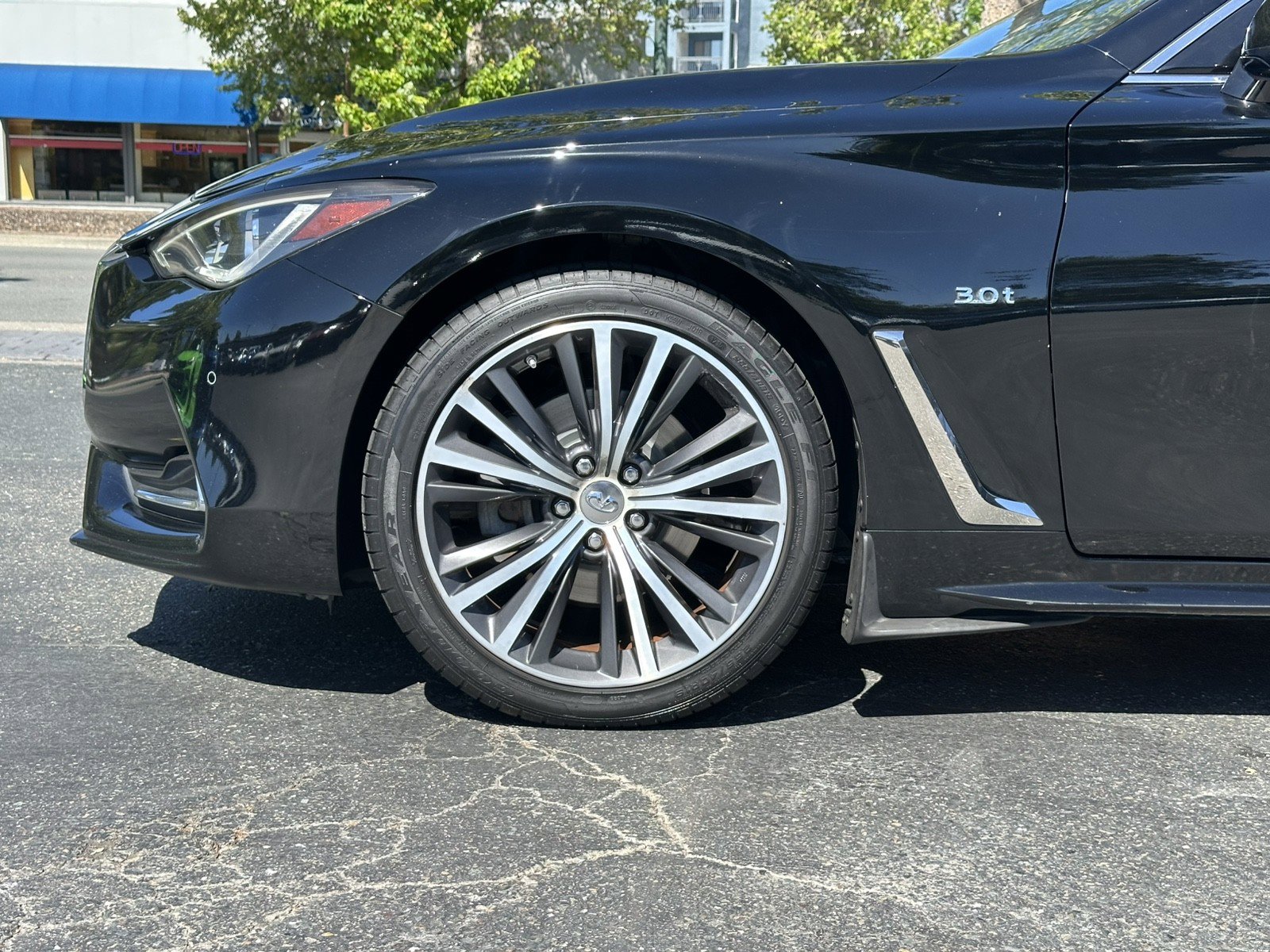Used 2017 INFINITI Q60 3.0t w/ Premium Plus Package 3.0T AWD/4WD image 13