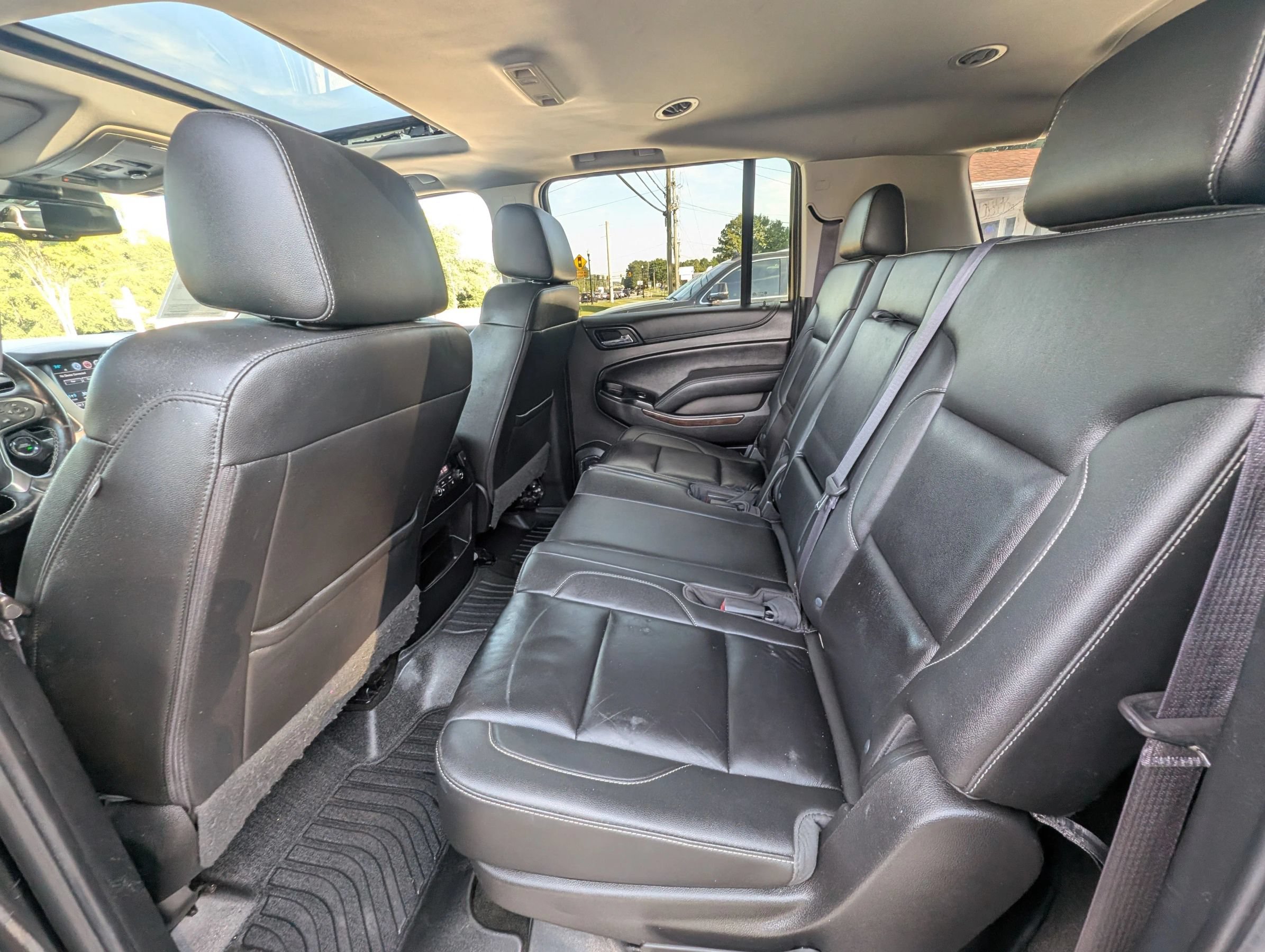 Used 2017 Chevrolet Suburban LT w/ Luxury Package RWD image 37