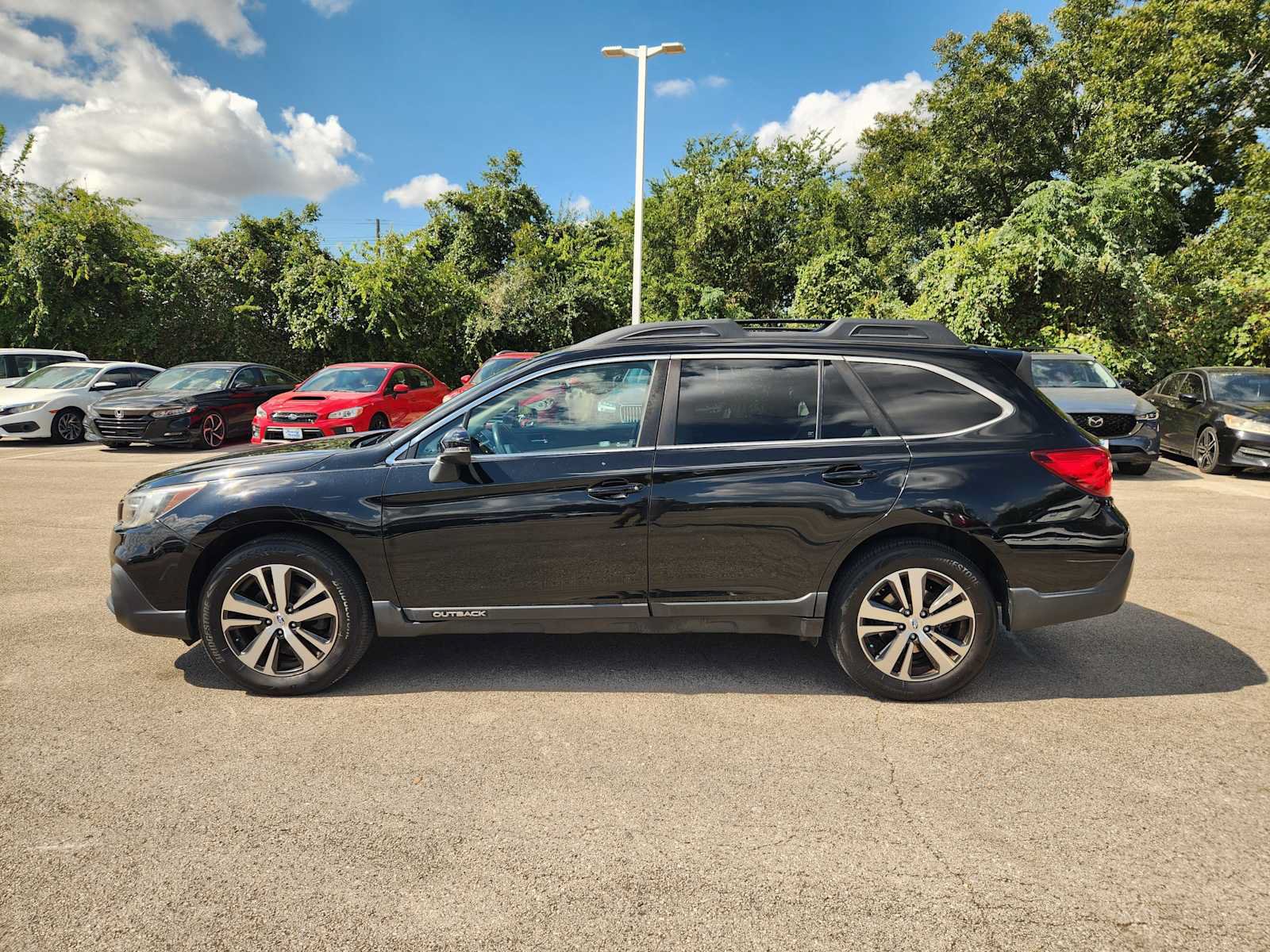 Used 2019 Subaru Outback 2.5i Limited AWD/4WD image 4