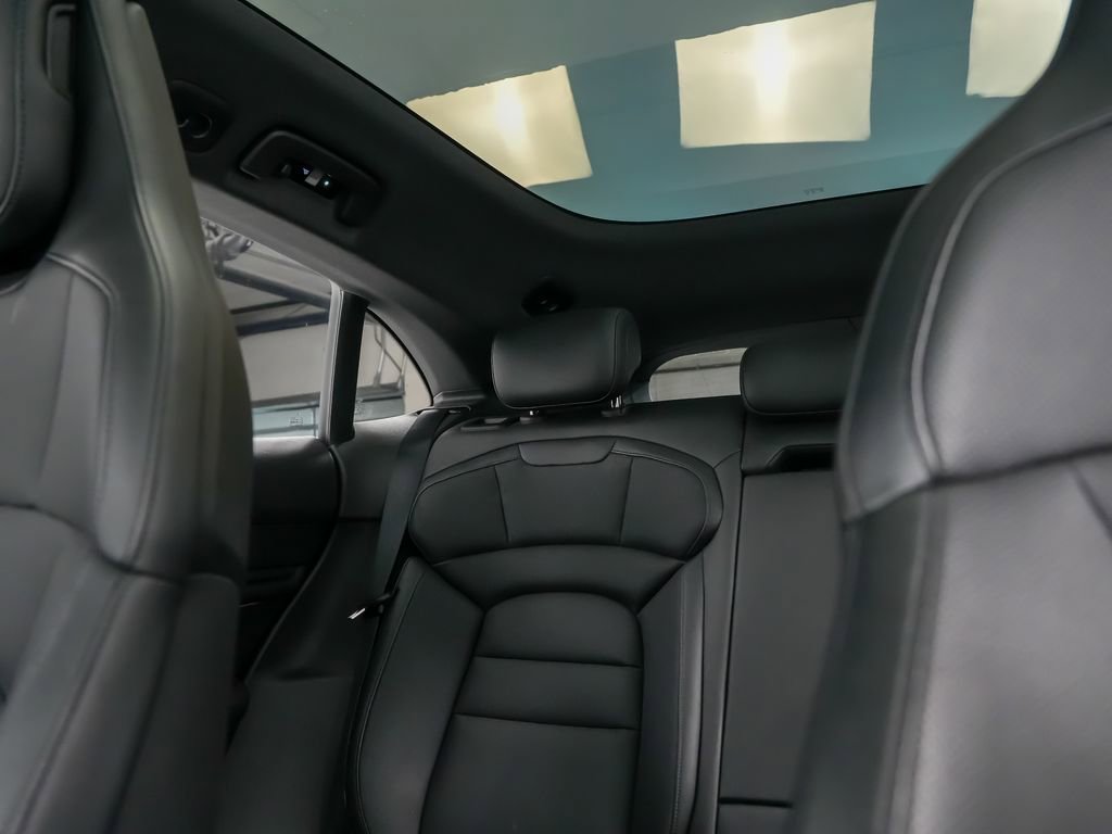 Used 2023 Porsche Taycan 4S w/ Performance Package image 36