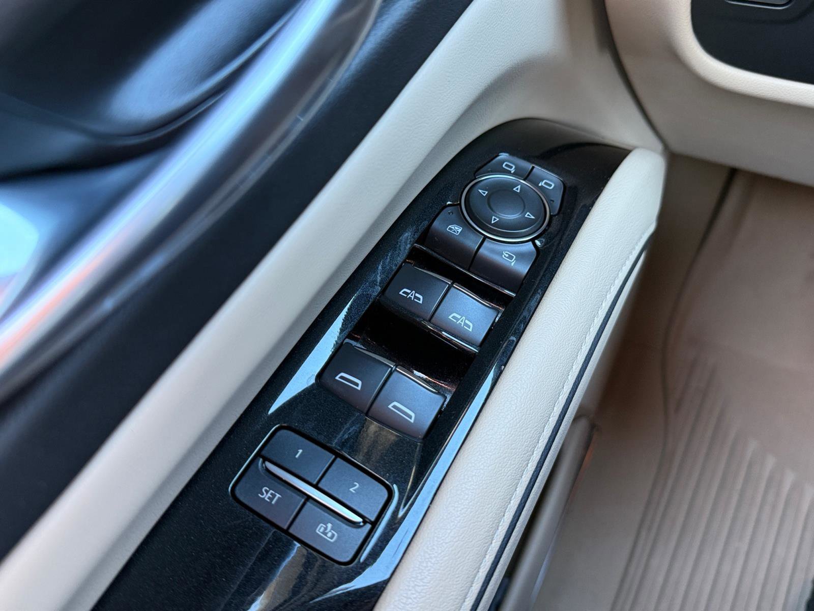 Certified 2024 Cadillac Escalade Premium Luxury image 21