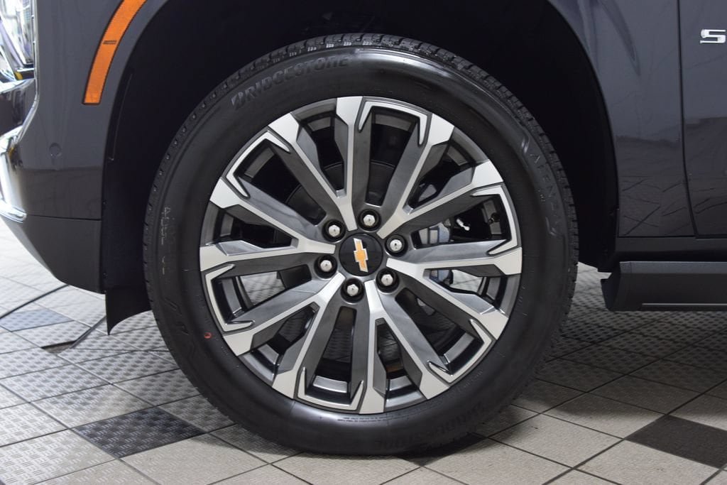 New 2026 Chevrolet Suburban High Country AWD/4WD image 28