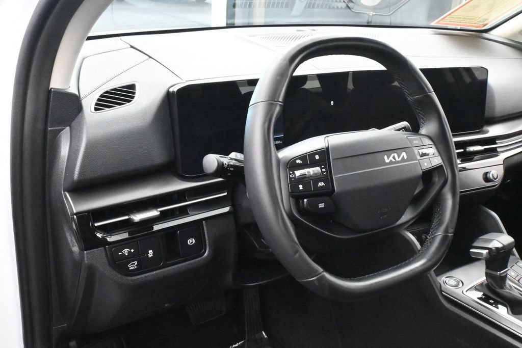 Used 2026 Kia Sportage EX FWD image 15