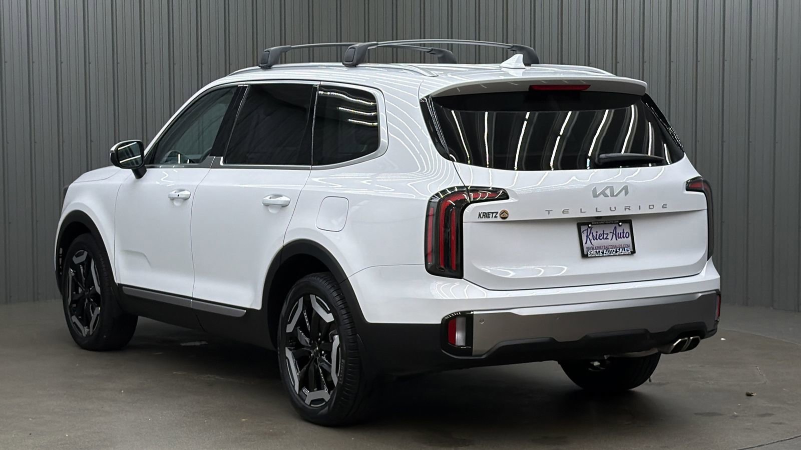 Used 2025 Kia Telluride EX FWD image 3