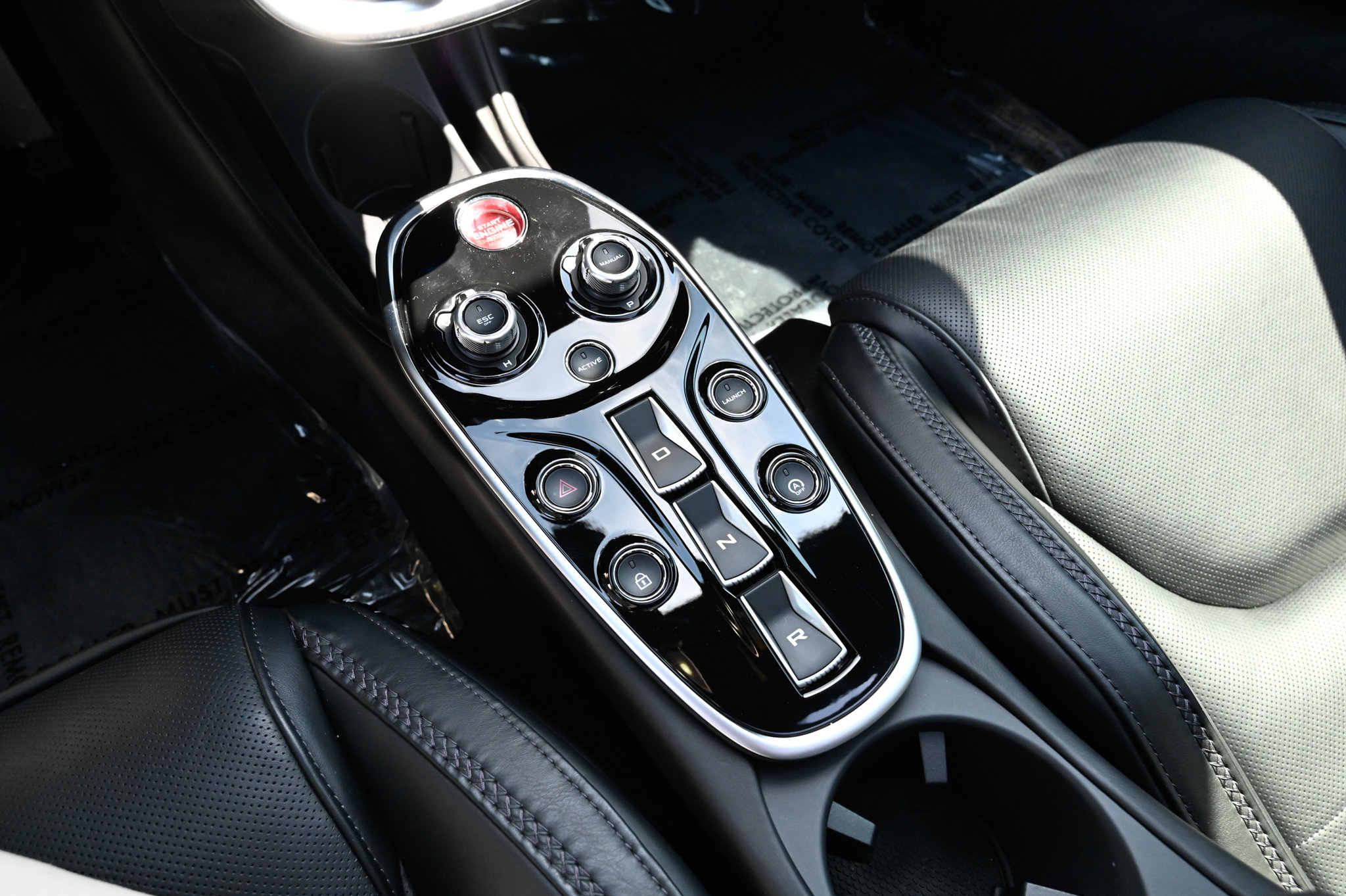 Used 2023 McLaren GT RWD image 29