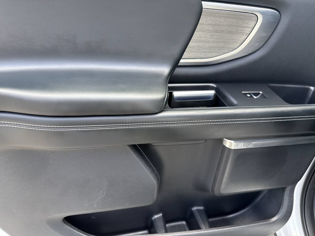 Used 2025 Ford Expedition Max Platinum AWD/4WD image 21