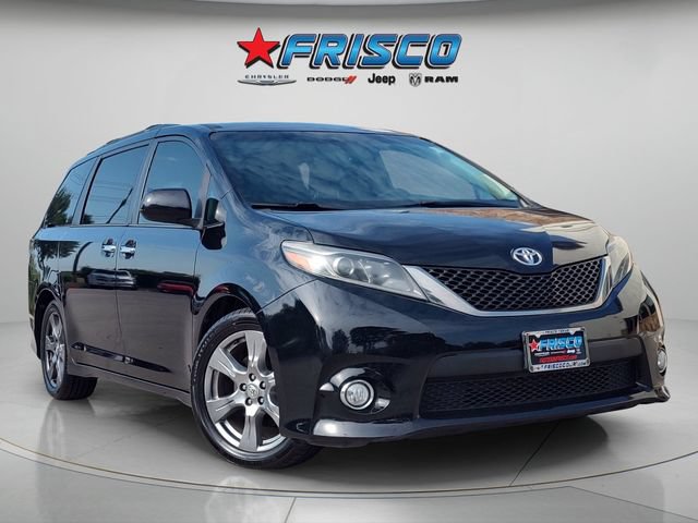 Used 2017 Toyota Sienna SE FWD image 1