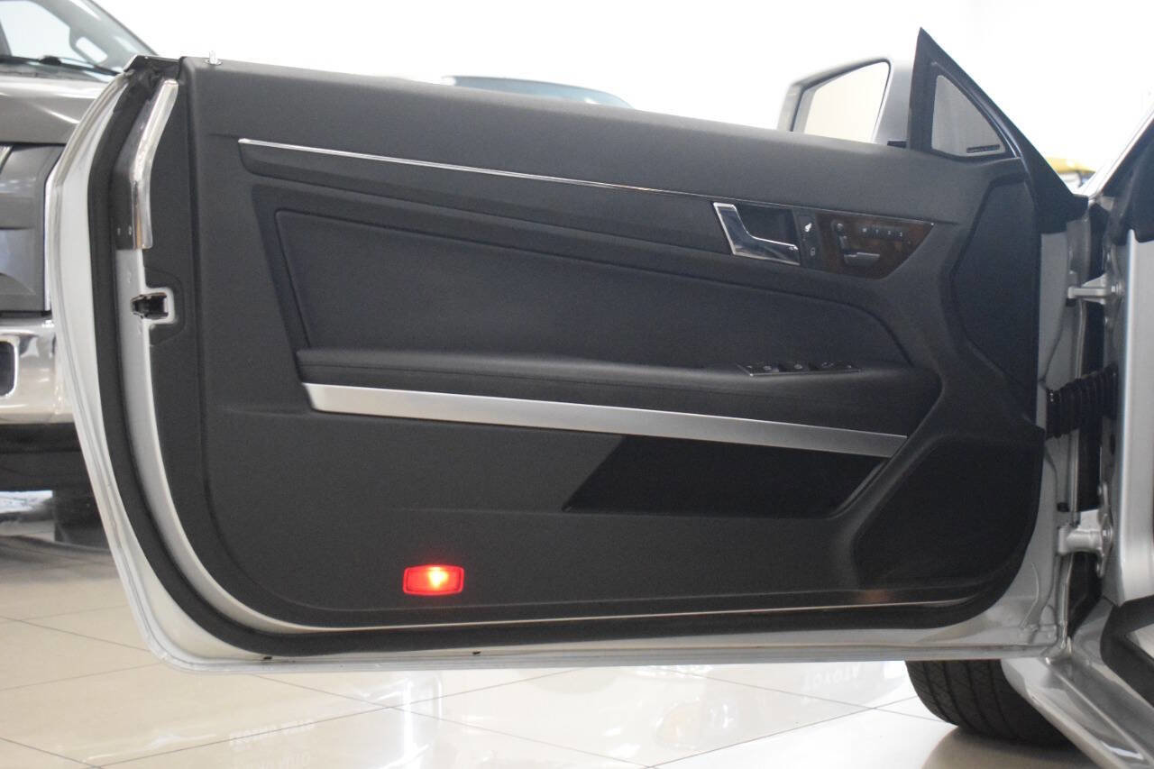 Used 2011 Mercedes-Benz E 550 Coupe image 27