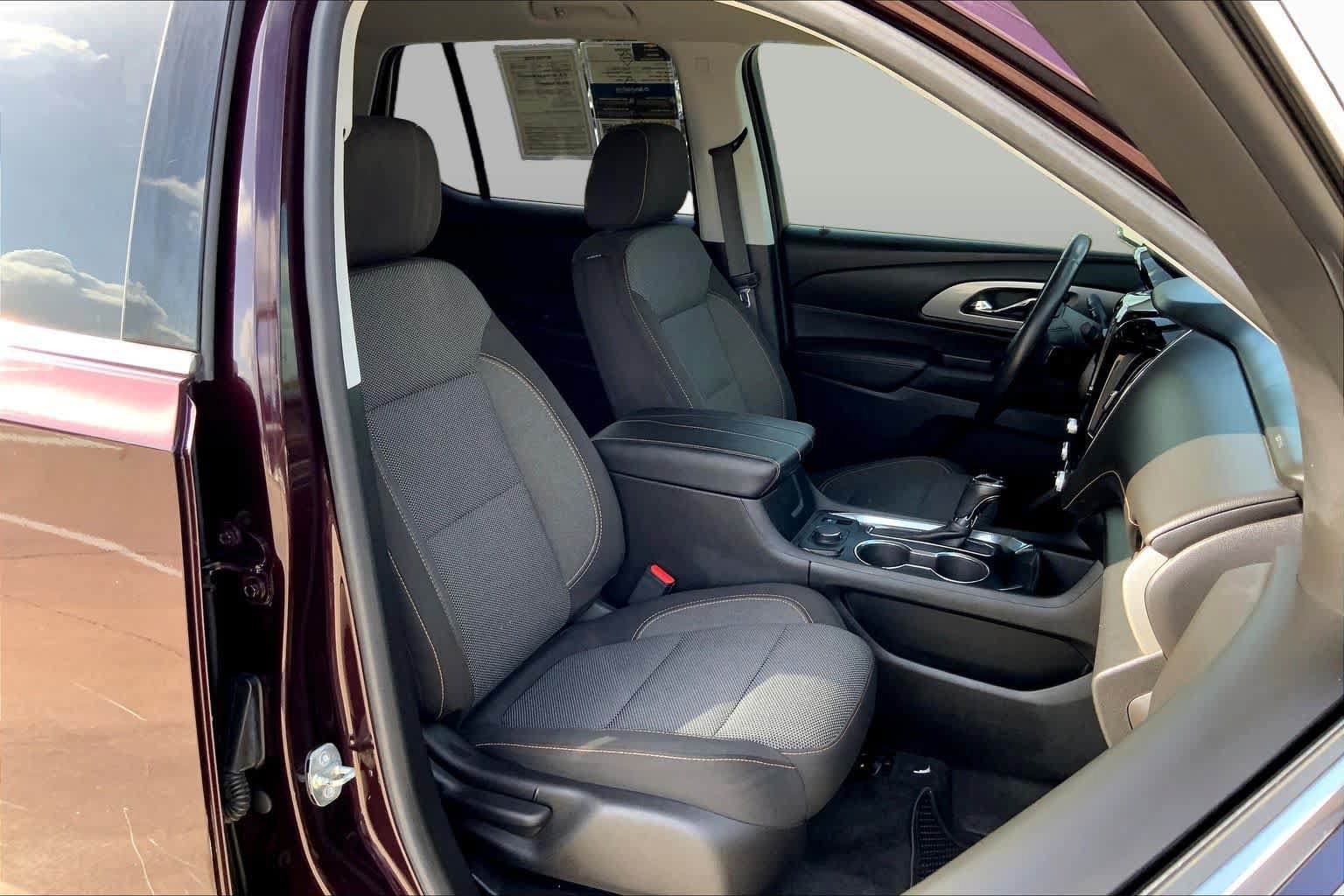 Used 2018 Chevrolet Traverse LT FWD image 9