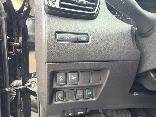 Used 2022 Nissan Rogue Sport SL w/ Premium Package FWD image 30