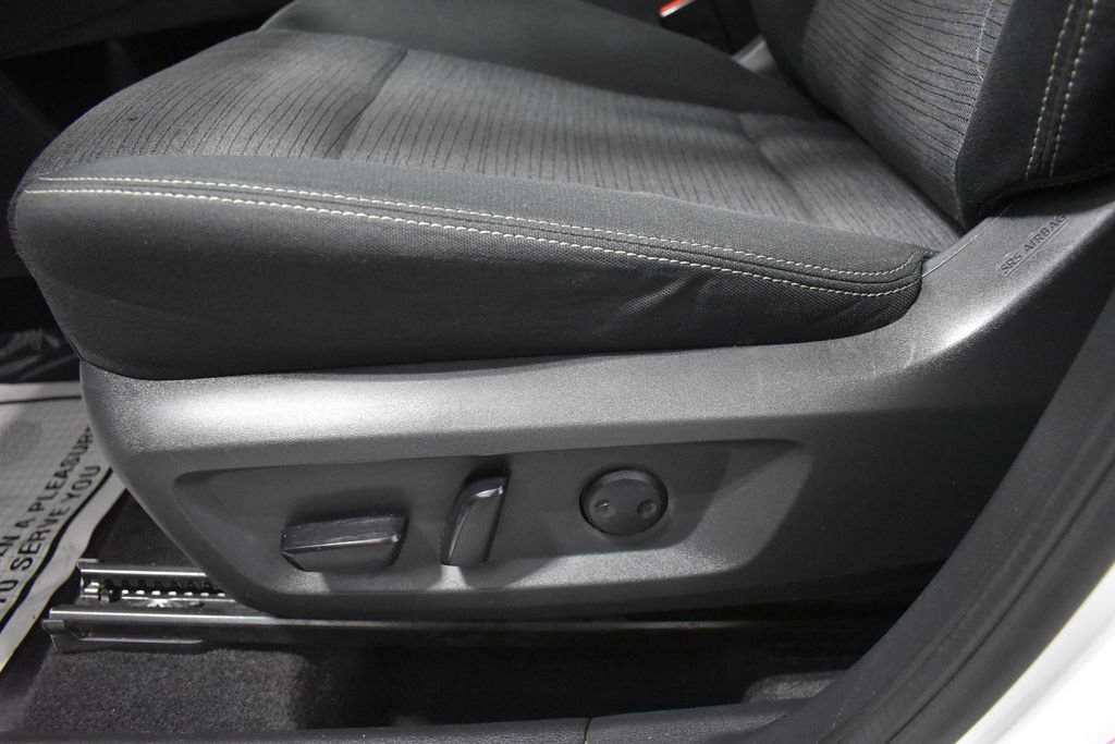 Used 2021 Nissan Rogue SV image 18